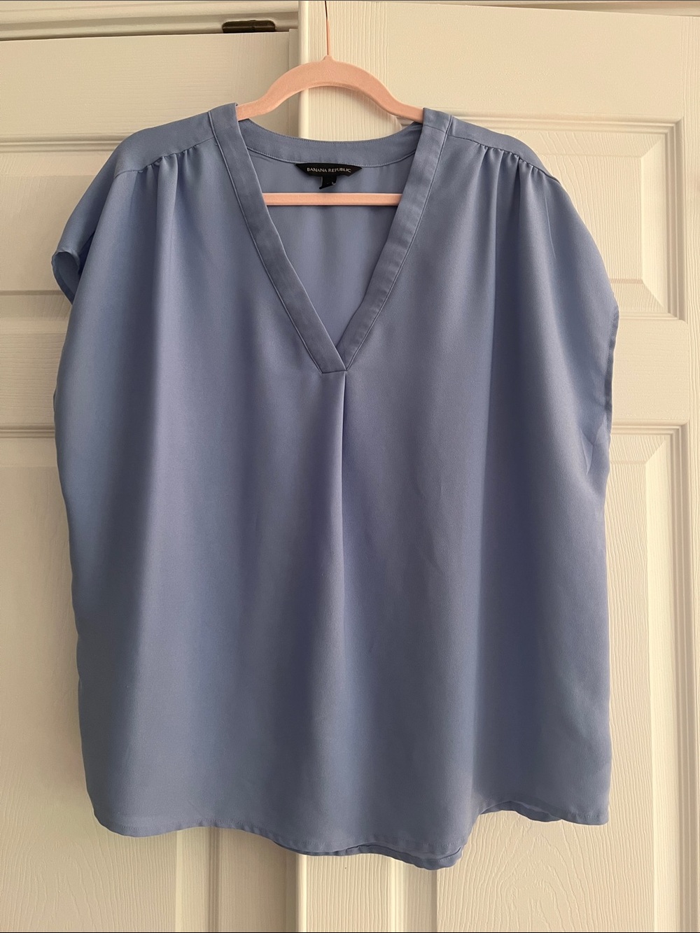 Banana Republic Dusty Lavender V-Neck Cap Sleeve Blouse